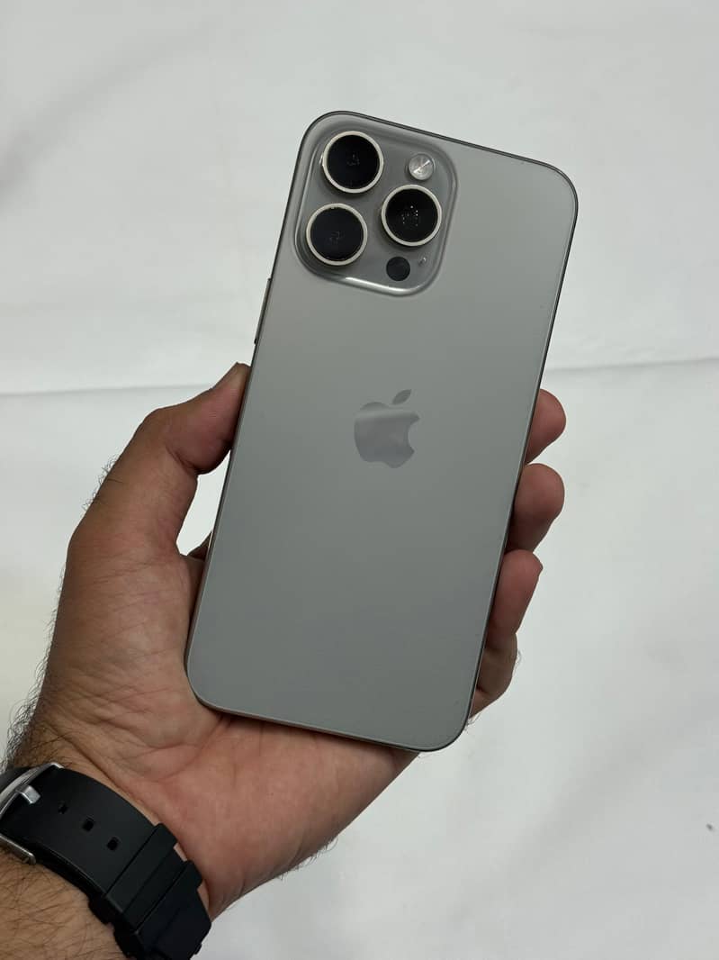 Apple iPhone 15 Pro Max Titanium 0