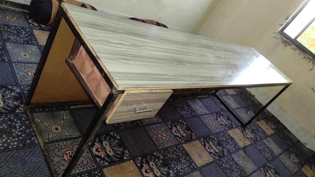 Office Table 0