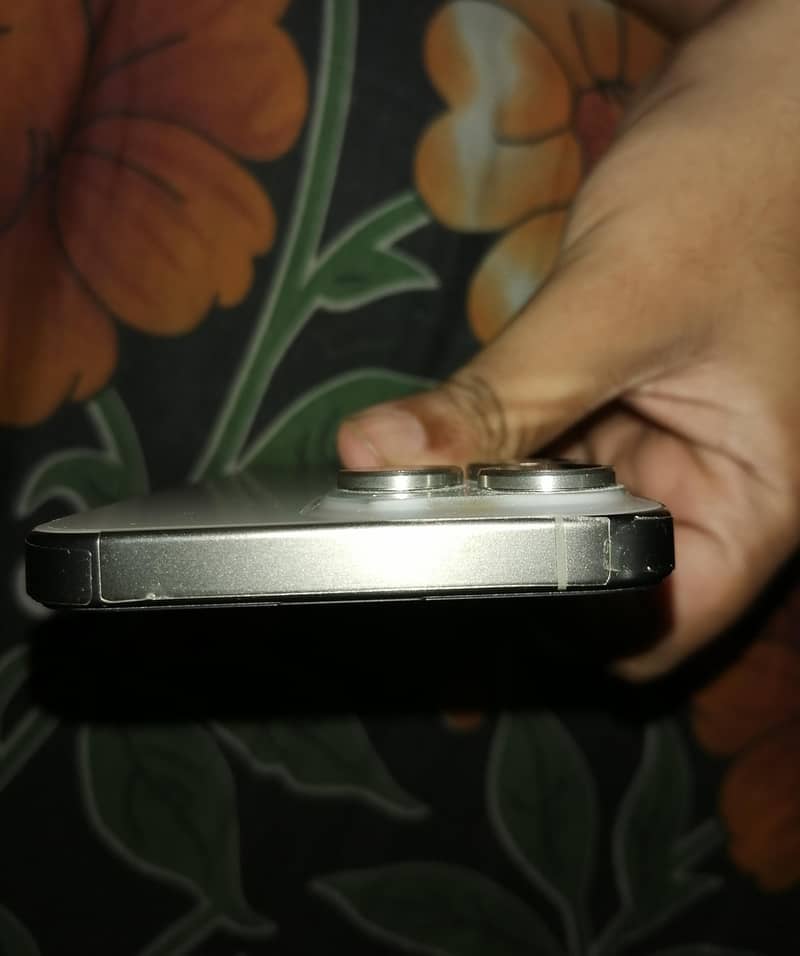 Apple iPhone 15 Pro Max 3