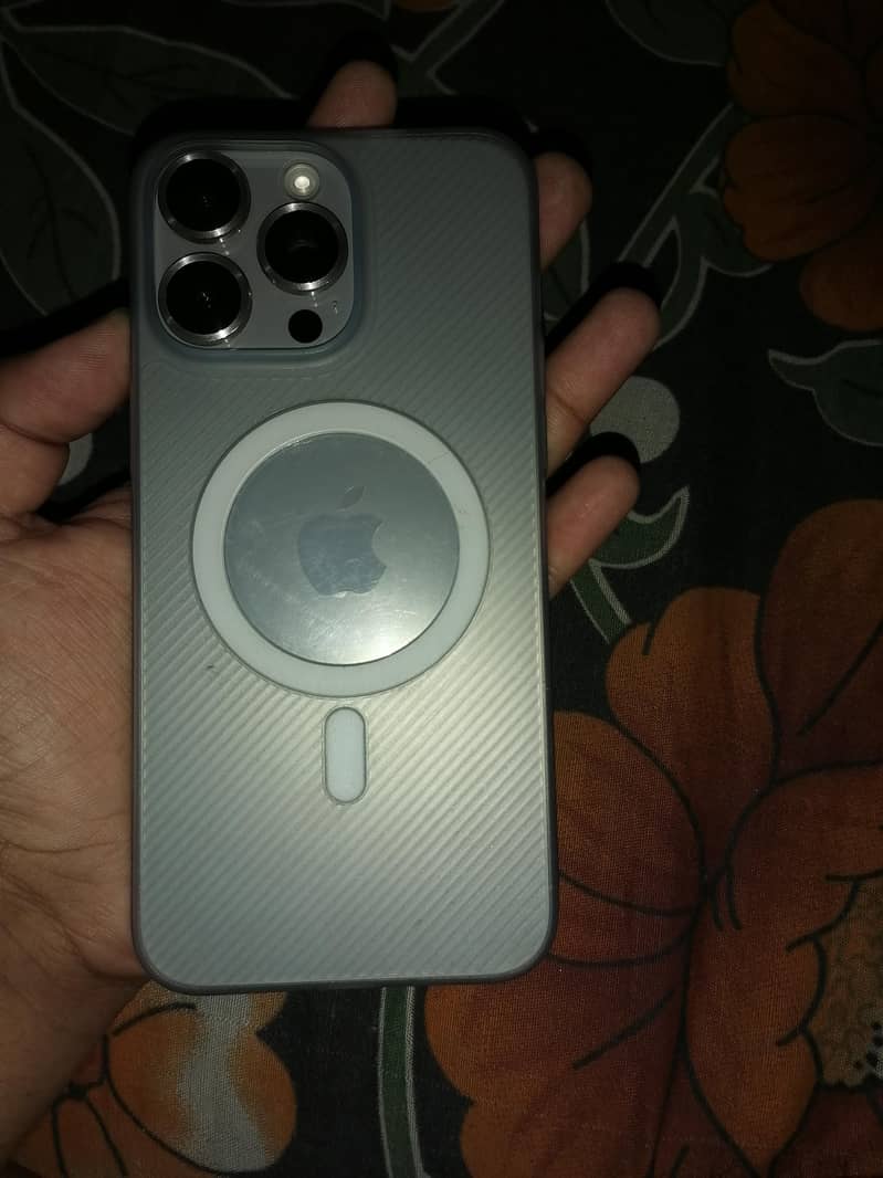 Apple iPhone 15 Pro Max 5