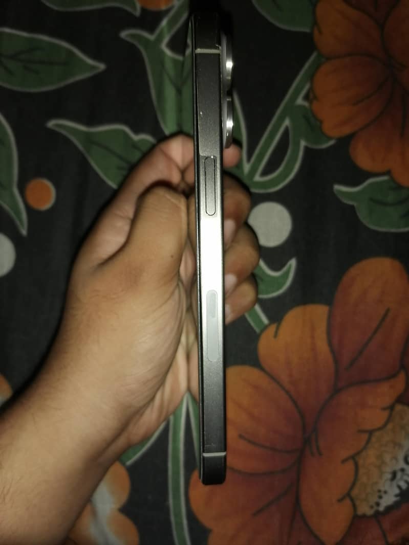 Apple iPhone 15 Pro Max 8