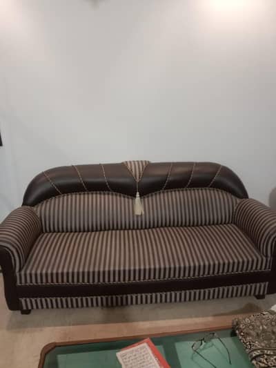 six seater sofa rexion good condition hai