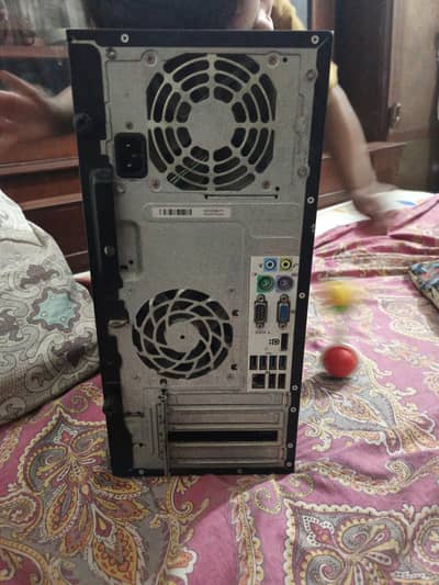 3rd generation i3 CPU, 8 GB Ram, SSD 1tb