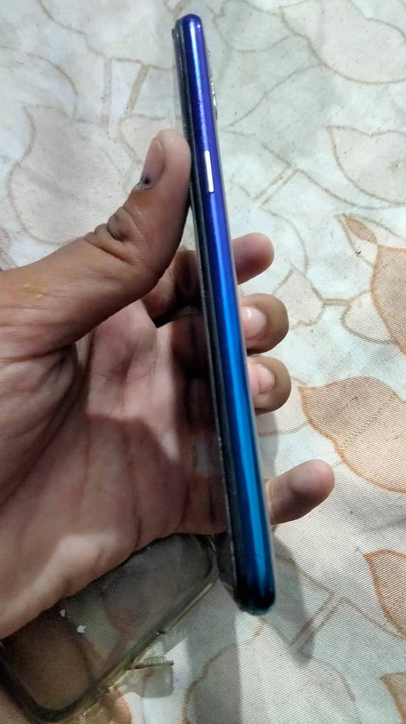 Realme 3 2