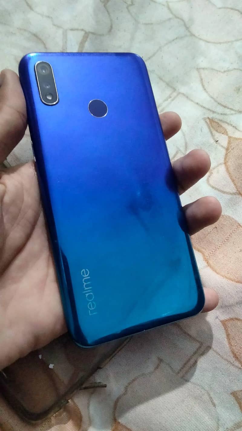 Realme 3 6