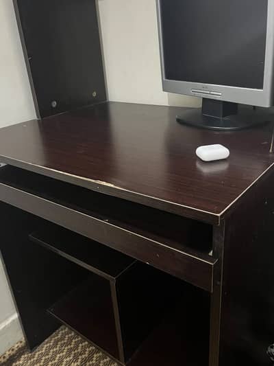 Computer table