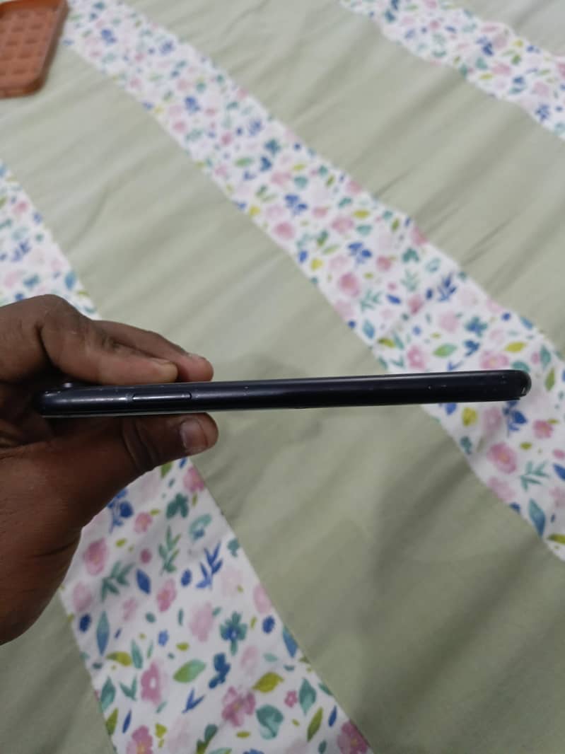 Apple iPhone XR 0