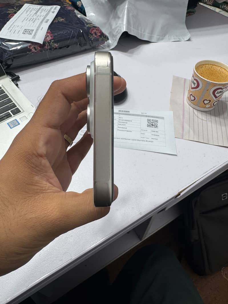Apple iPhone 15 Pro Max 0