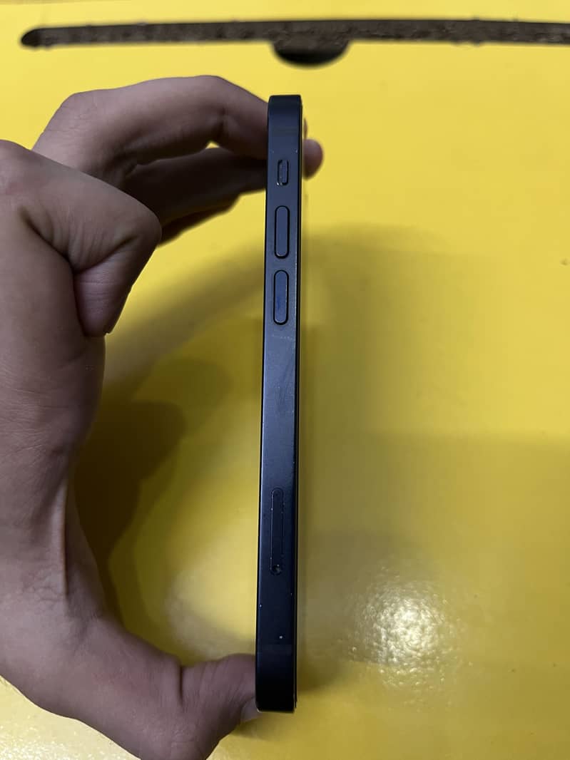 Apple iPhone 12 mini 3