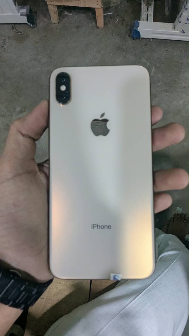 Apple iPhone XS Max 5