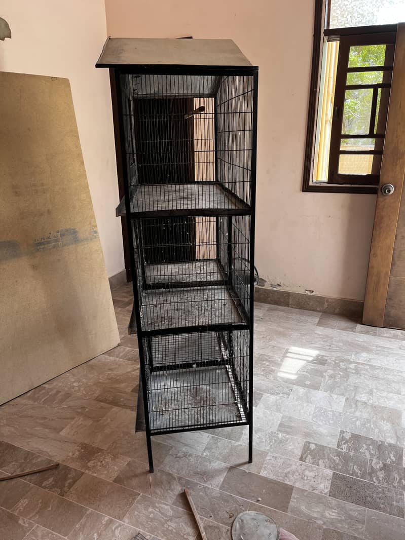 Cage for parrots 3