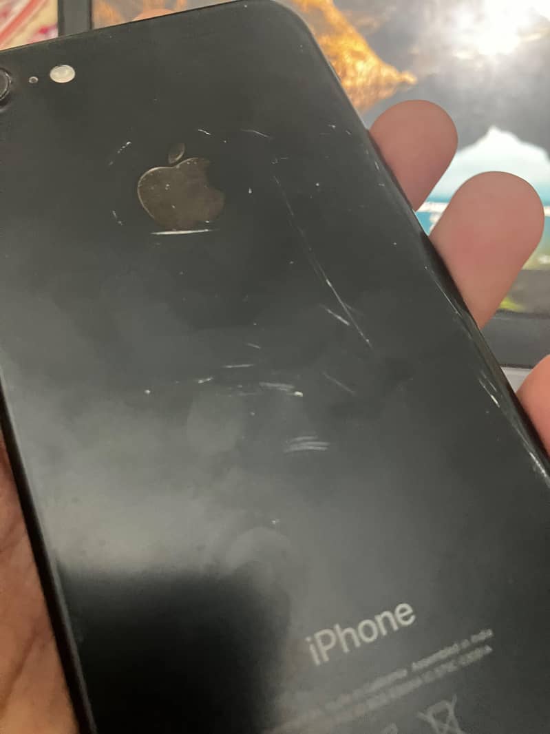 Apple iPhone 7 2