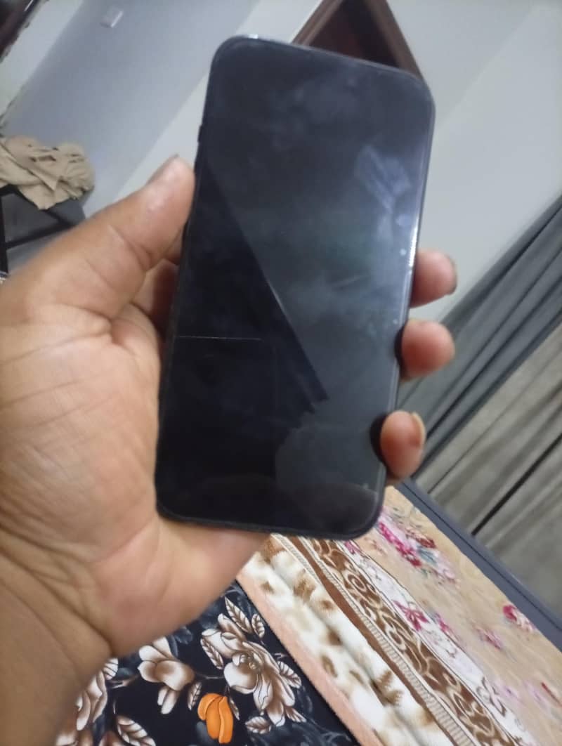 Apple iPhone 15 4