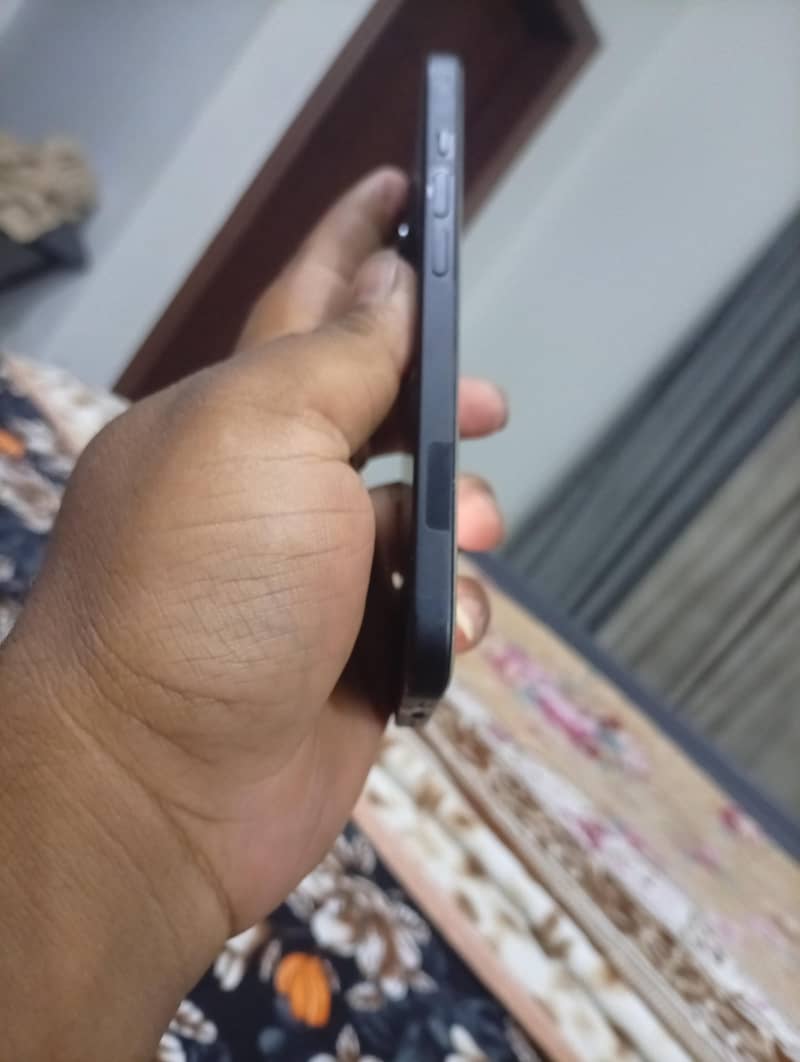 Apple iPhone 15 5