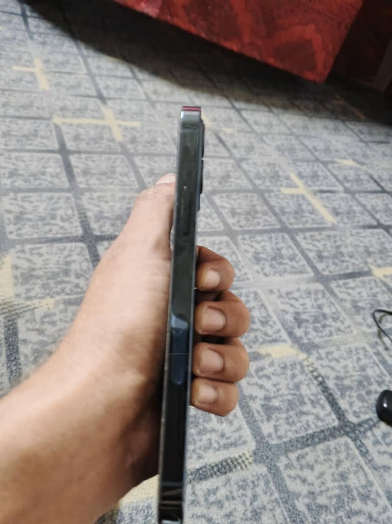 Apple iPhone 12 Pro 2