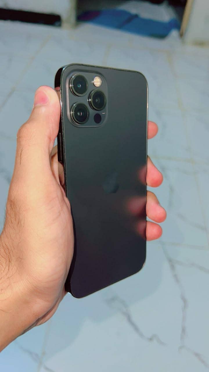 Apple iPhone 12 Pro 3