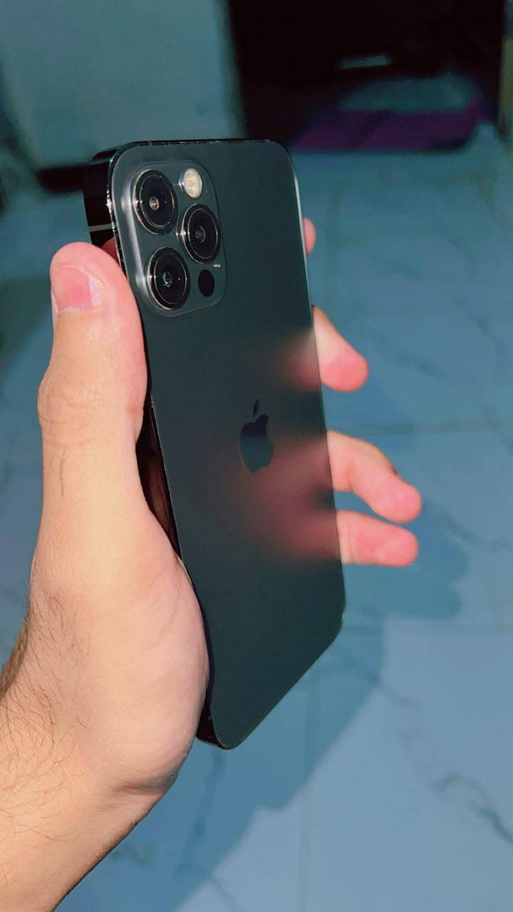 Apple iPhone 12 Pro 4