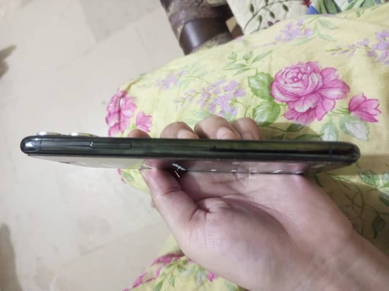 Apple iPhone 11 Pro 1