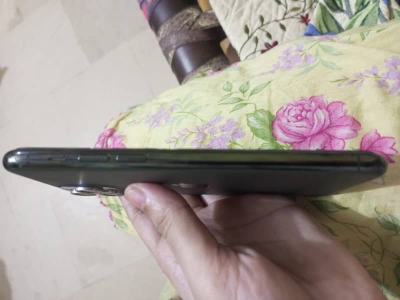 Apple iPhone 11 Pro 3