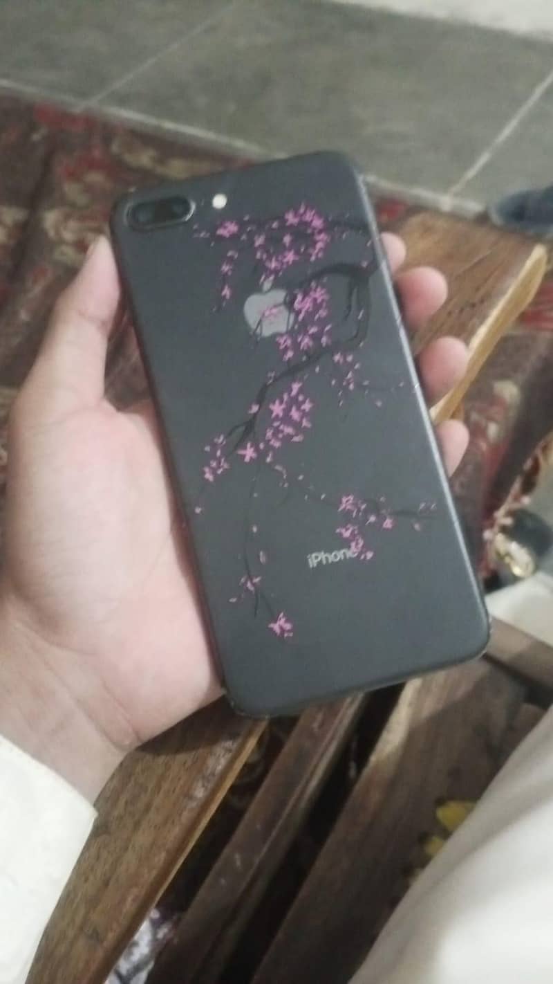 Apple iPhone 8 Plus 0