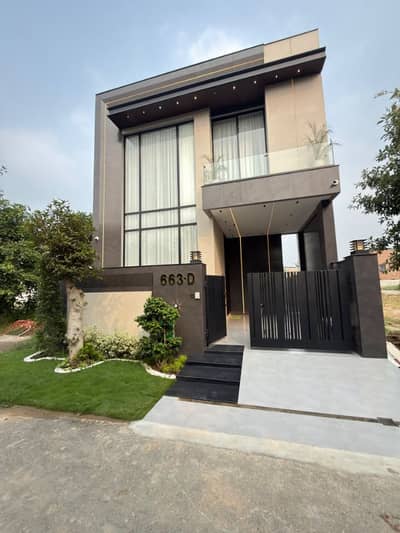 Architect-Designed 5 Marla Home in a Prime DHA Location