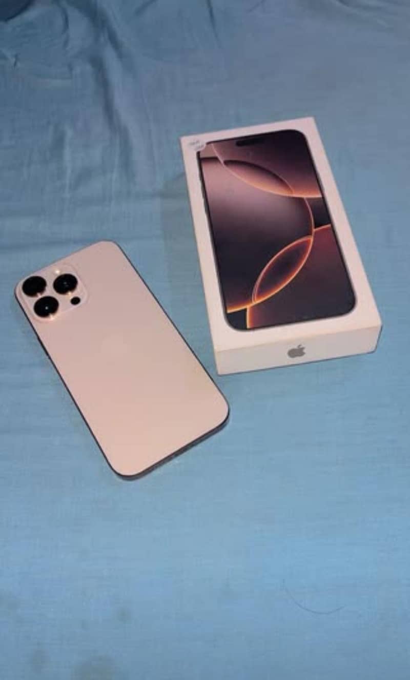 Apple iPhone 16 Pro Max 0