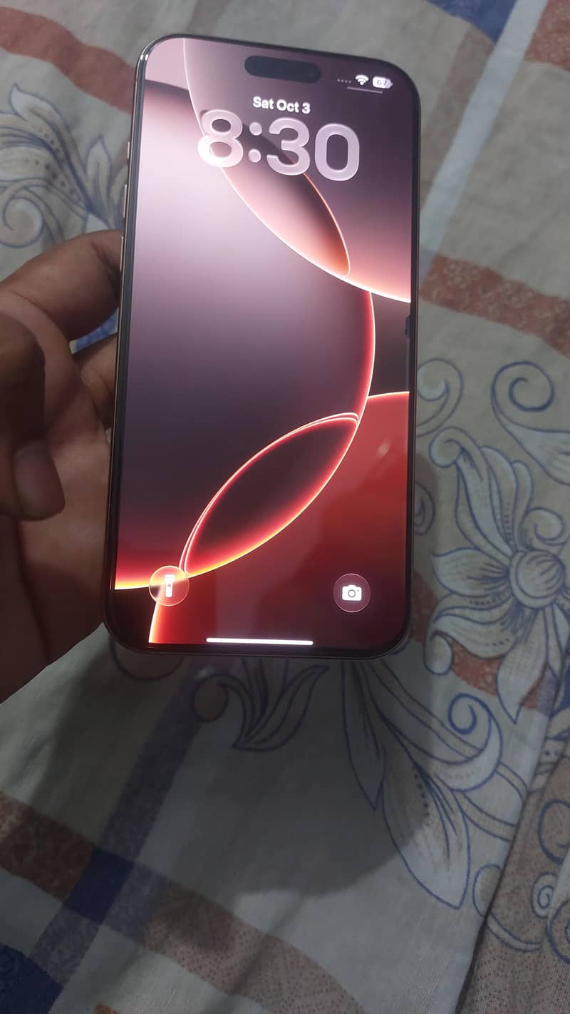 Apple iPhone 16 Pro Max 4