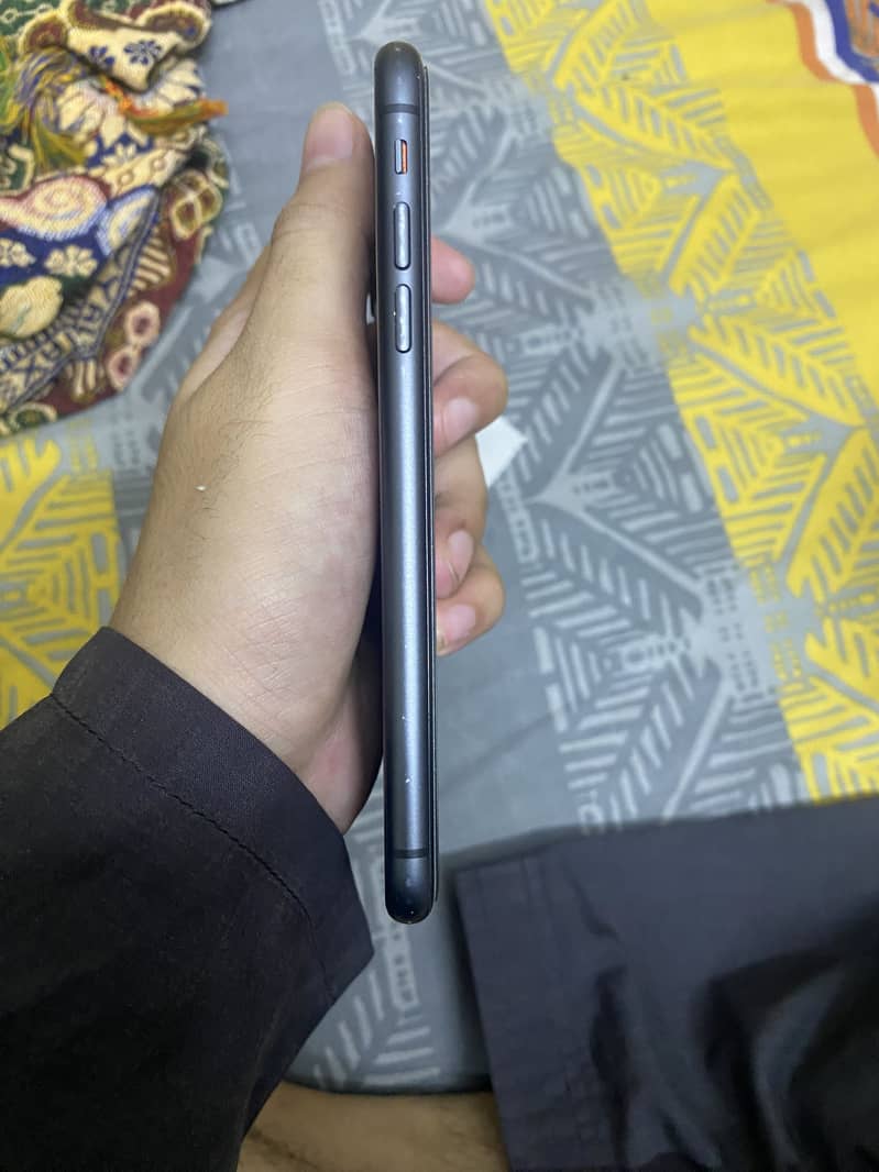 iPhone 11 64 GB 2