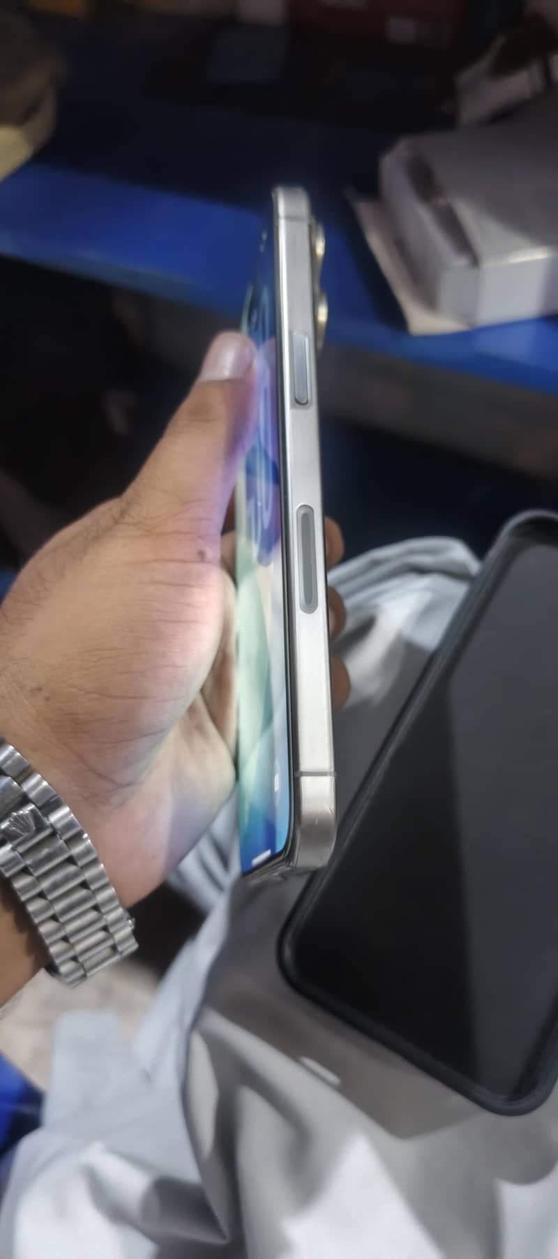 Apple iPhone 15 Pro Max 2