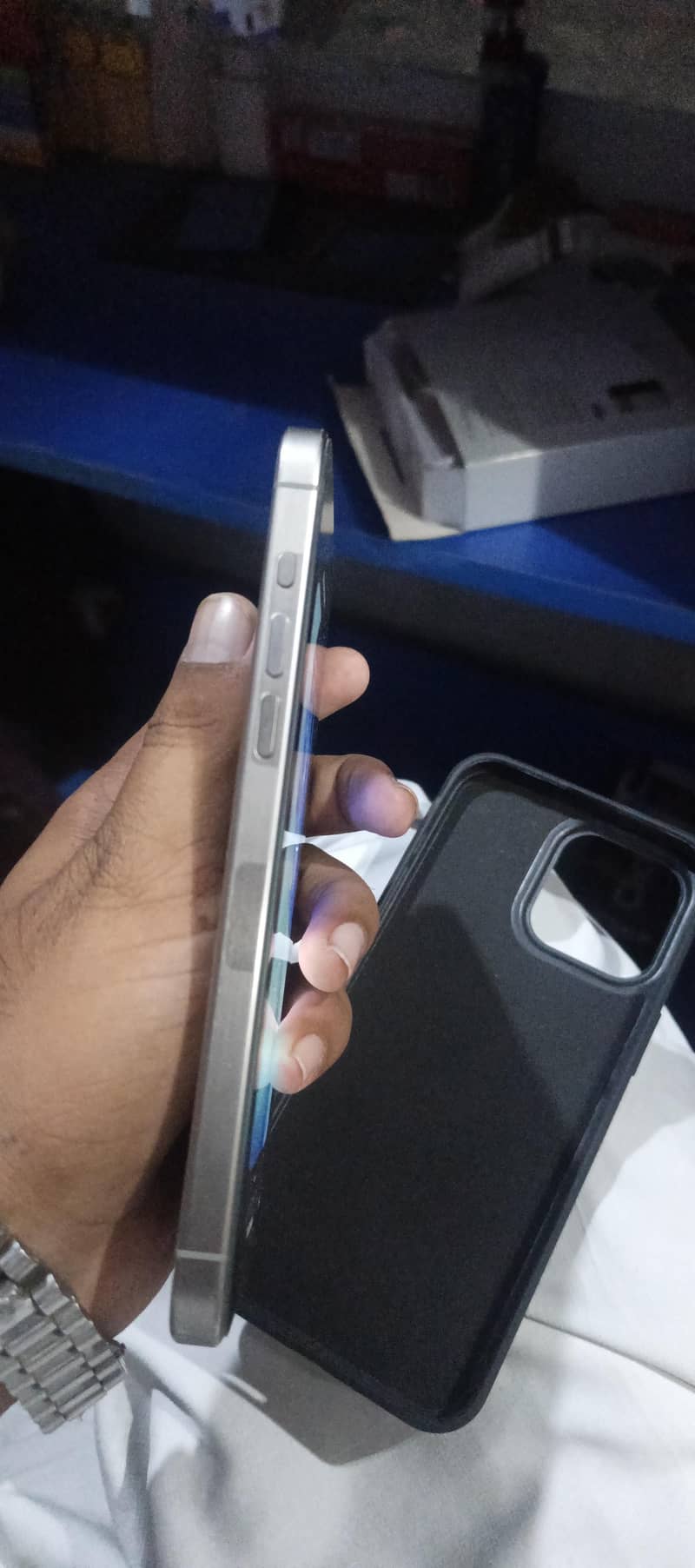 Apple iPhone 15 Pro Max 4