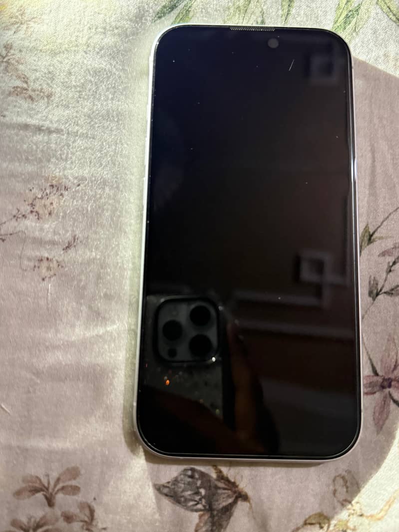 Apple iPhone 16 5