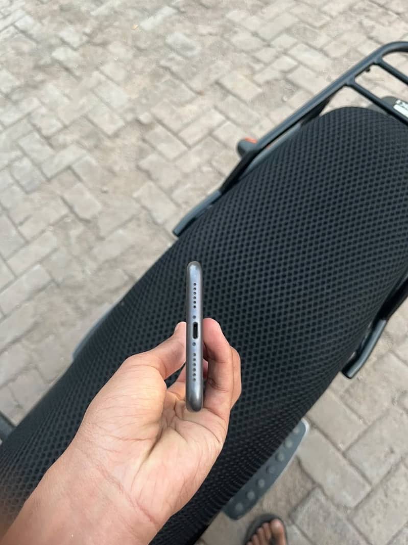 Apple iPhone 11 2