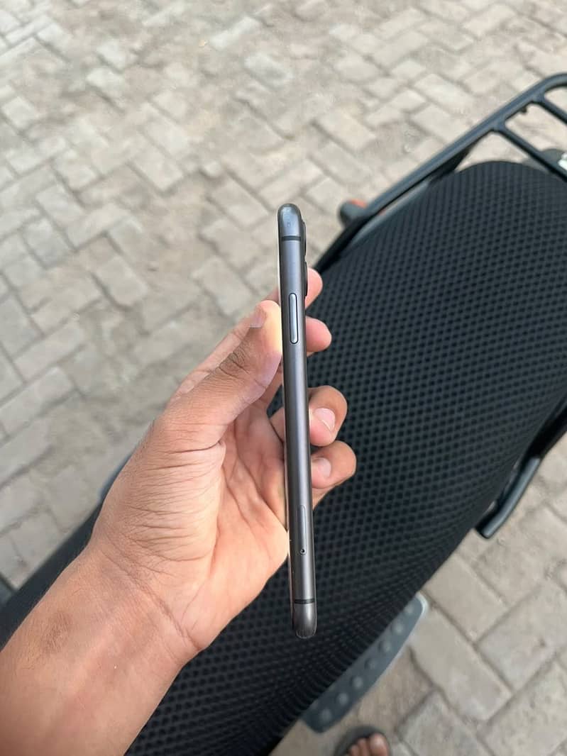 Apple iPhone 11 5