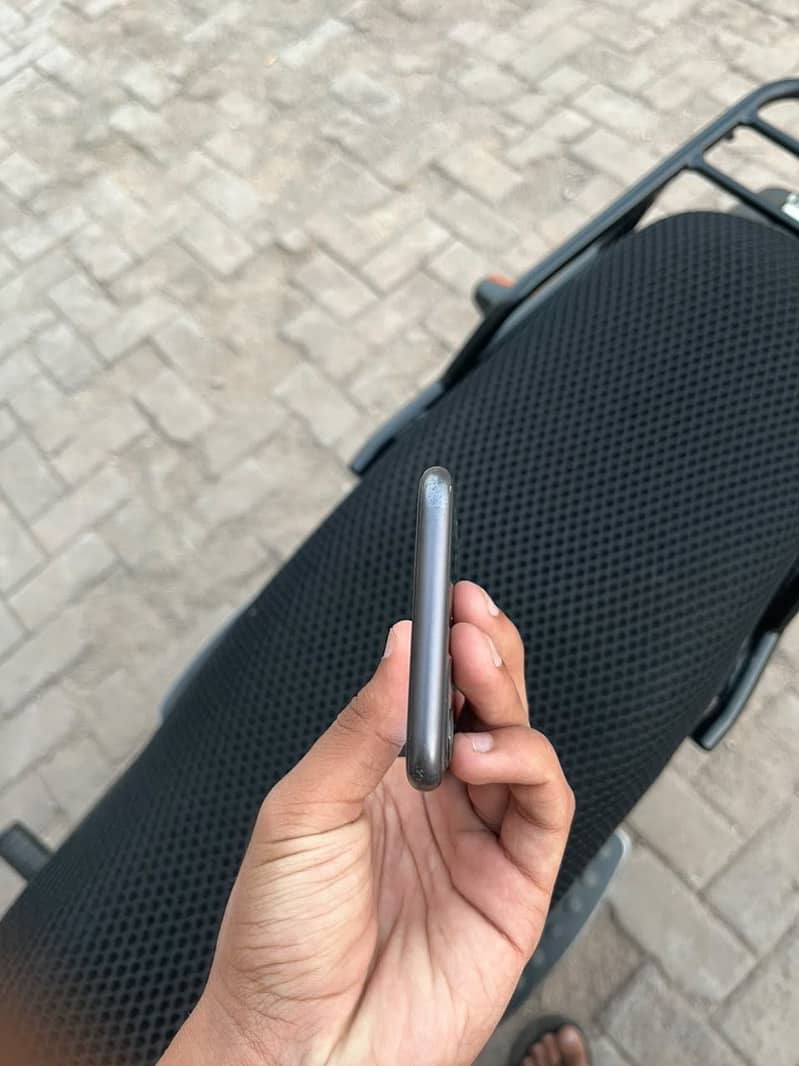 Apple iPhone 11 6