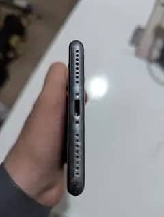 Apple iPhone 8 Plus 4