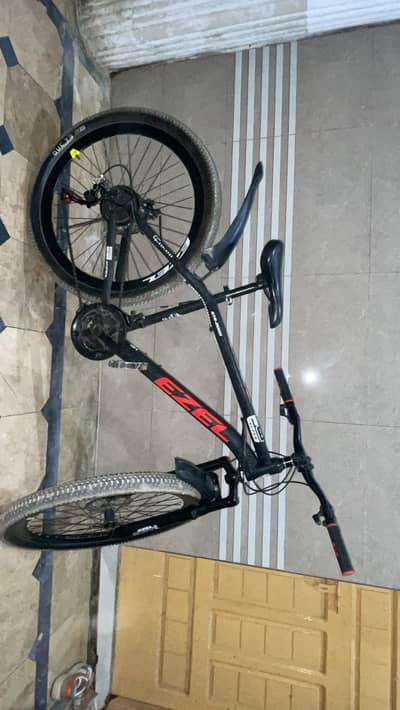 Bicycle with gears in good condition