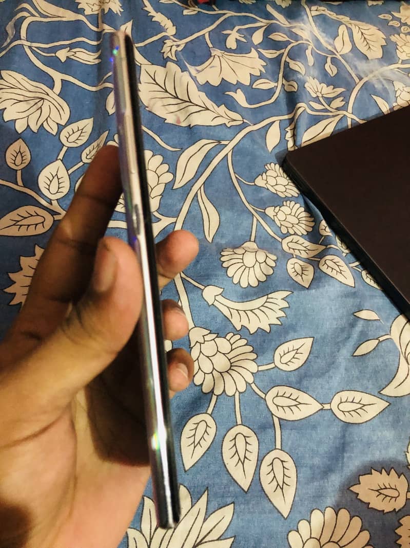 Samsung Mobile Note 10 Plus 5