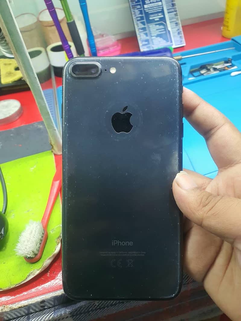 Apple iPhone 7 Plus 0