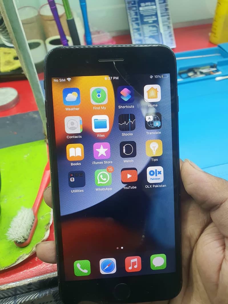 Apple iPhone 7 Plus 1