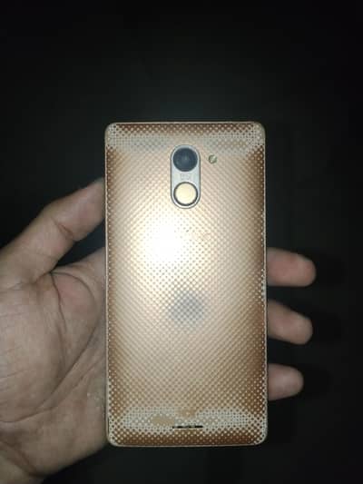 Infinix Hot 4