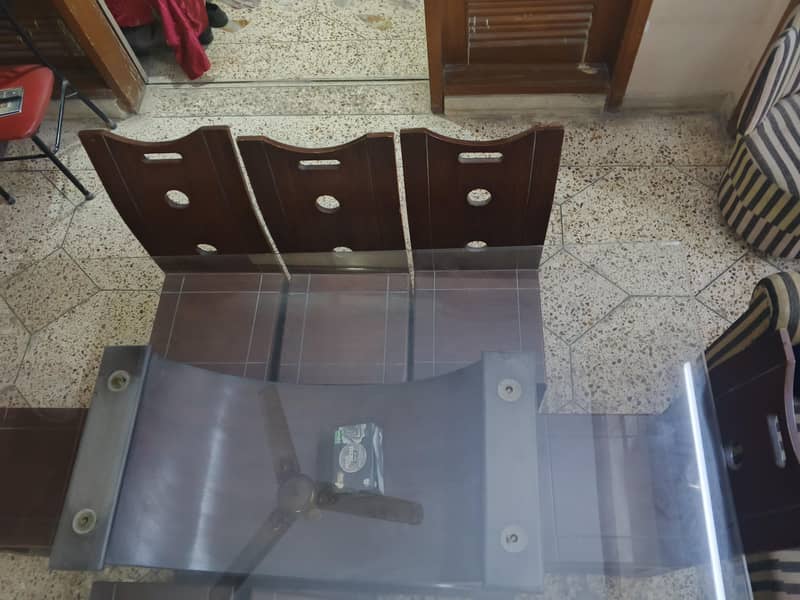 Good condition slightly used dining table royal type 3