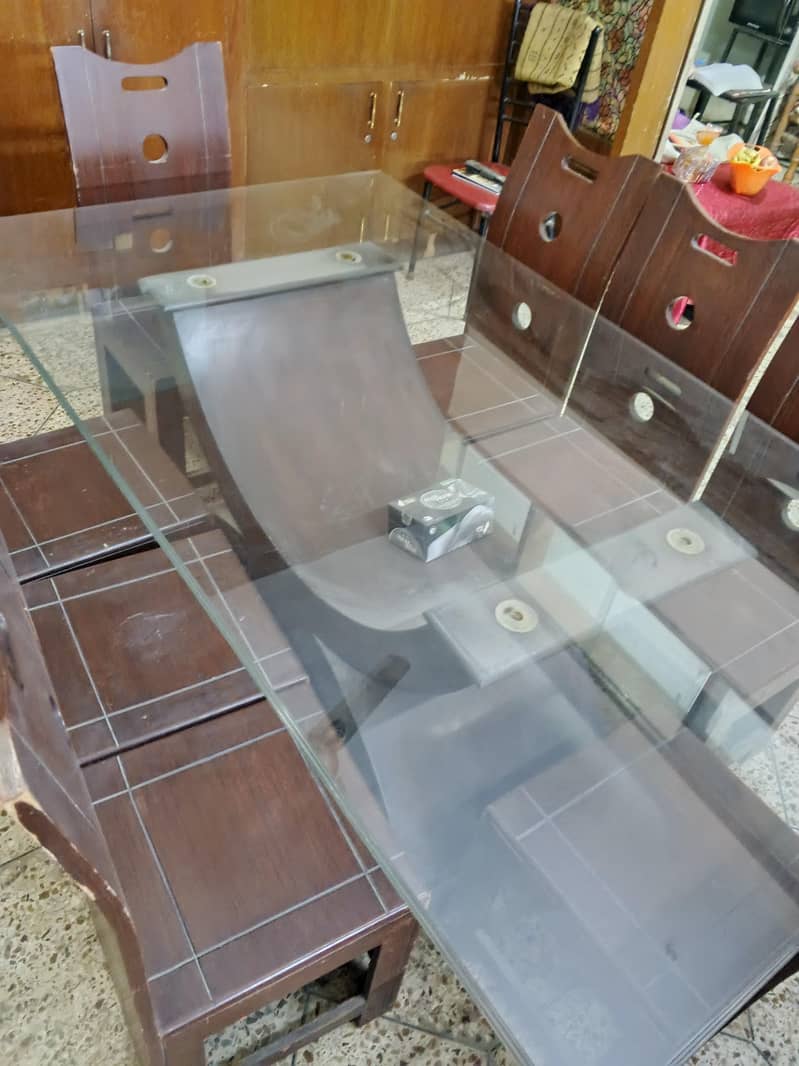 Good condition slightly used dining table royal type 4