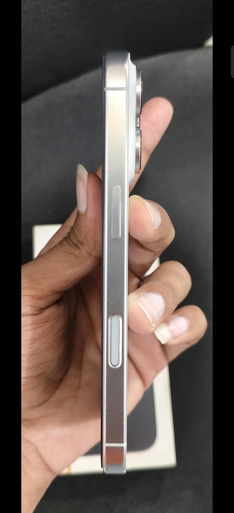 Apple iPhone 16 Pro 2