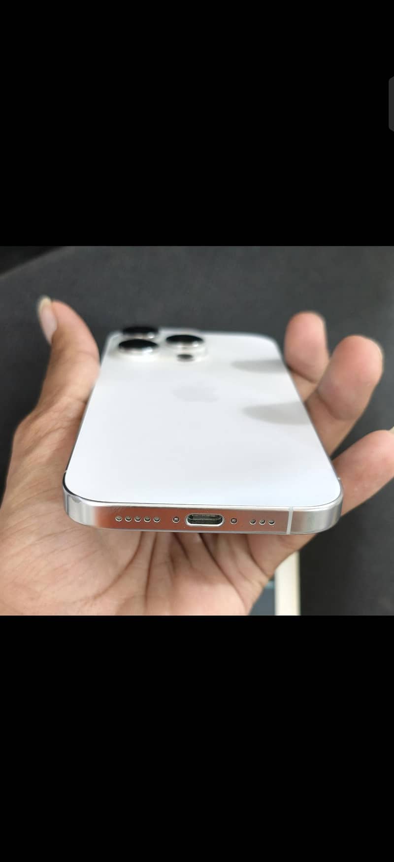 Apple iPhone 16 Pro 3