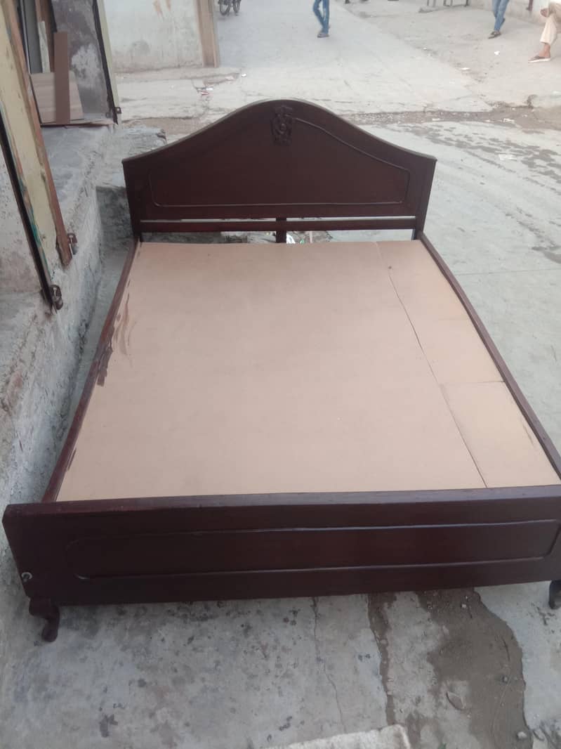 Double bed queen size 1