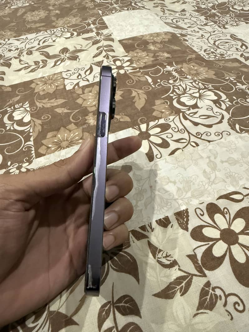 Apple iPhone 14 Pro Max 0