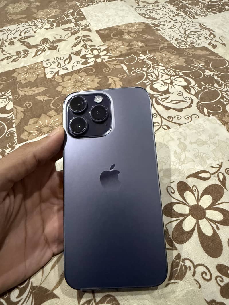 Apple iPhone 14 Pro Max 1