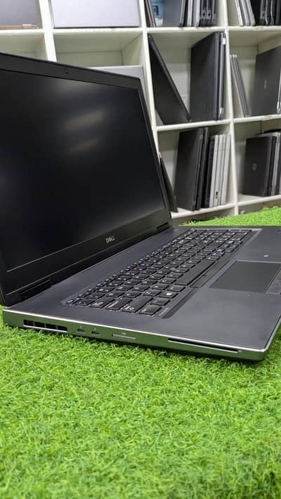 Dell Precision 7730 – Powerful 17.3” Business & Workstation Laptop