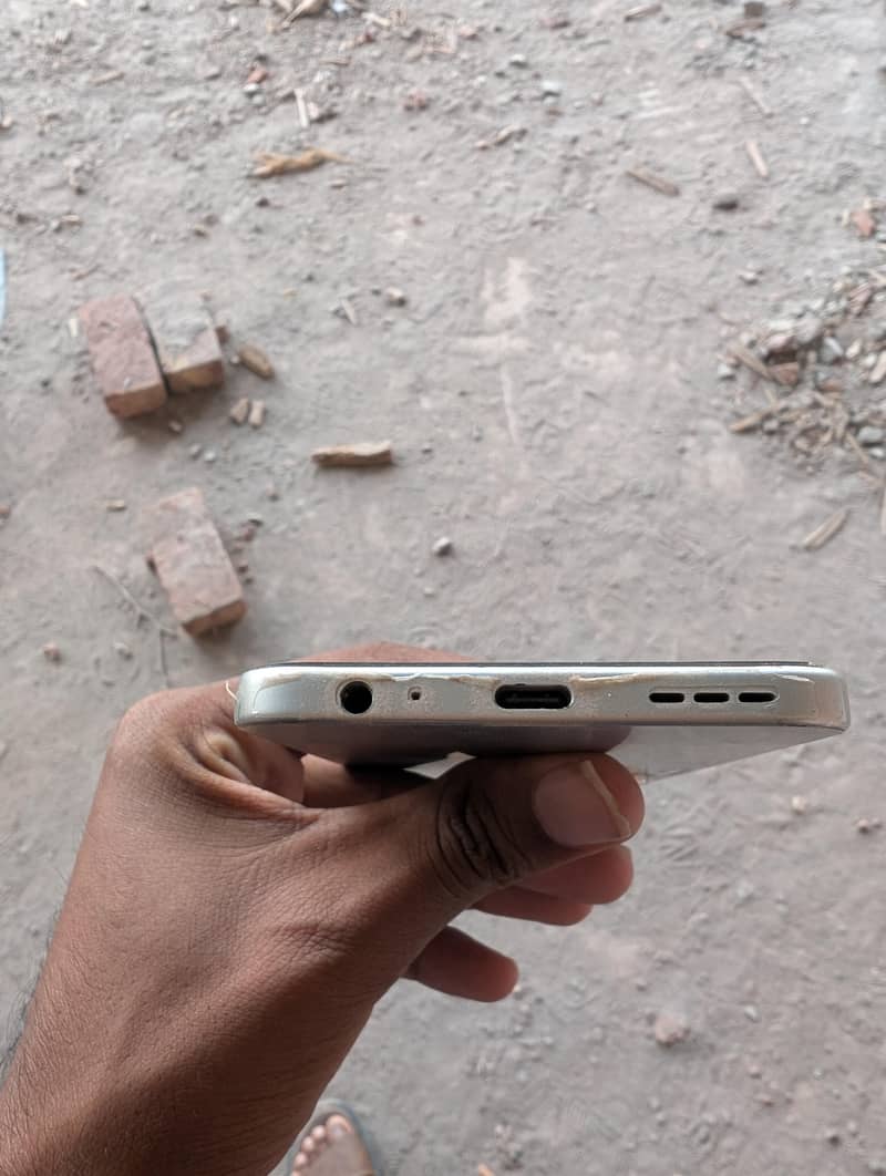 Tecno CAMON 40 Pro 4