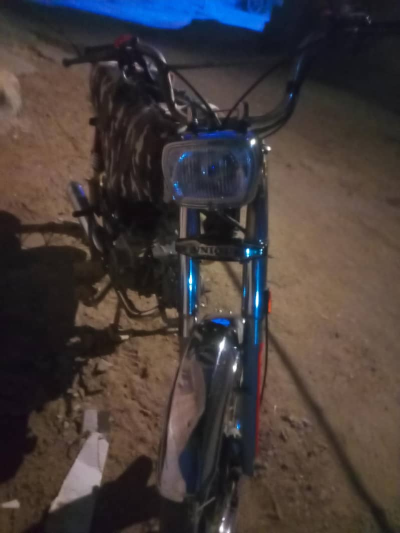03702668396  unique 2015 model 6